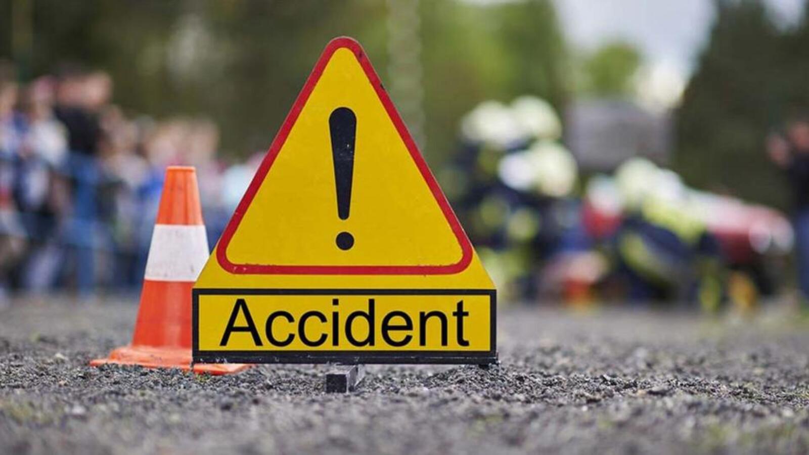 CG ACCIDENT : तेज रफ्तार ट्रैक्टर की चपेट में आने से दो युवकों की दर्दनाक मौत