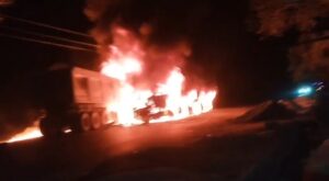 CG ACCIDENT BREAKING : सीजी में ट्रेलर बना काल: सुबह 5 बजे टकराए तीन लोहे के दैत्य, ड्राइवर की मौके पर मौत, मंजर देख दहल उठे लोग