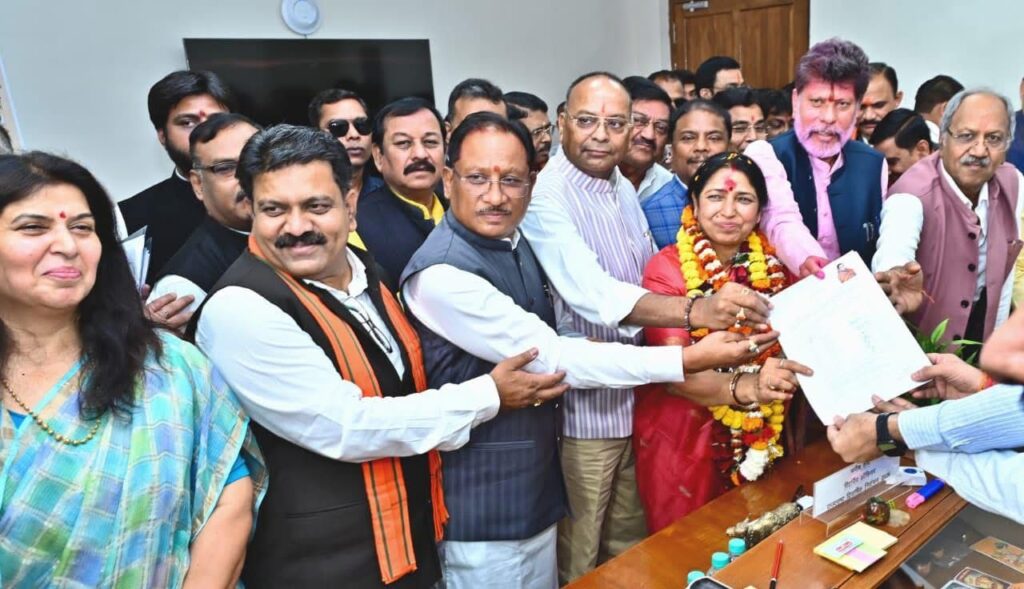 CG BREAKING : राज्यसभा के लिए लक्ष्मी वर्मा ने भरा नामांकन, CM समेत कई दिग्गज नेता रहे मौजूद